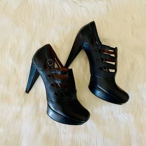 Anthropology 103b Vienna platform heels size 8